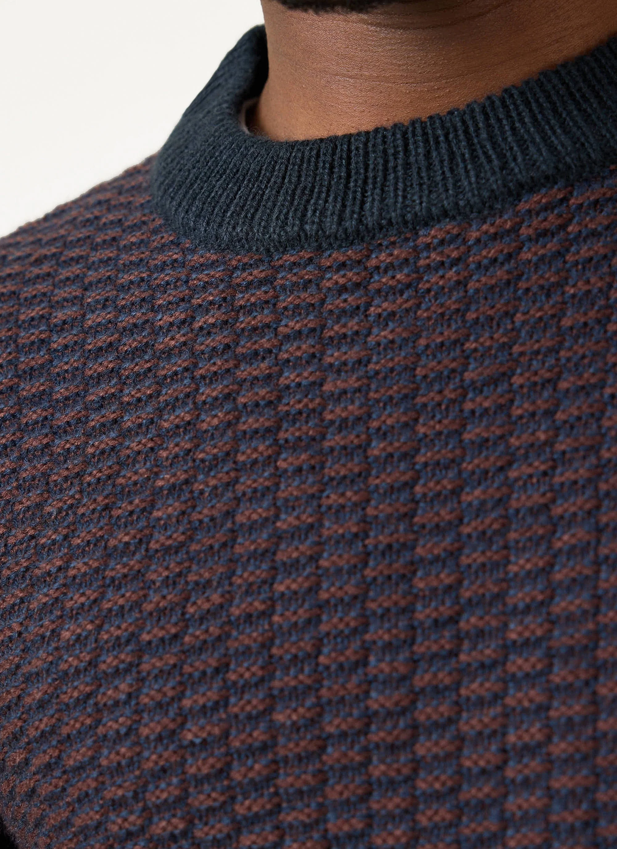 Charlestown Knitted Jumper | Navy Burgundy - Image 2