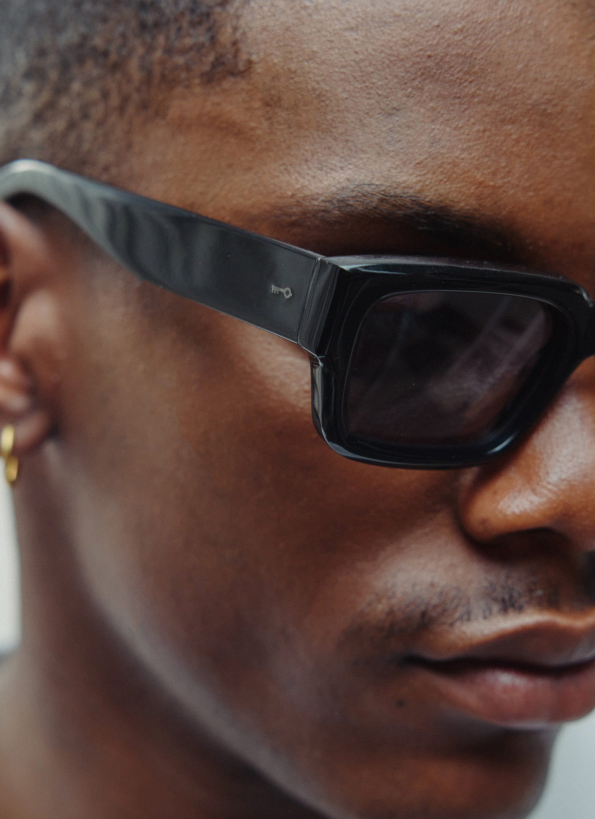 P002-E2 Black Sunglasses | Black Polarized Lenses - Image 4